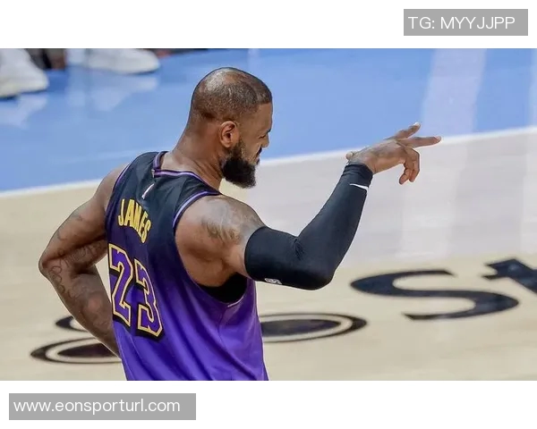 詹姆斯重返5对5训练感恩南湾湖人支持期待重回赛场表现